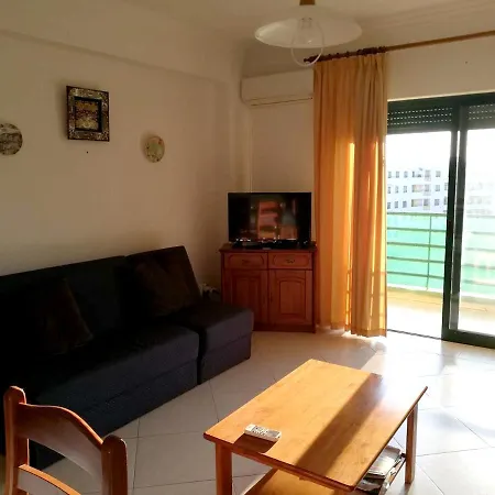 With One Bedroom In Armacao De Pera With Shared Pool Terrace And Wifi 500 M From The Beach * Silves